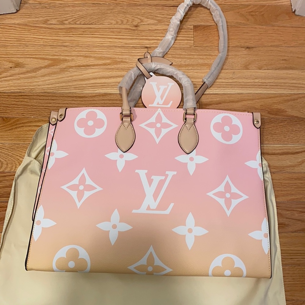 Large tote